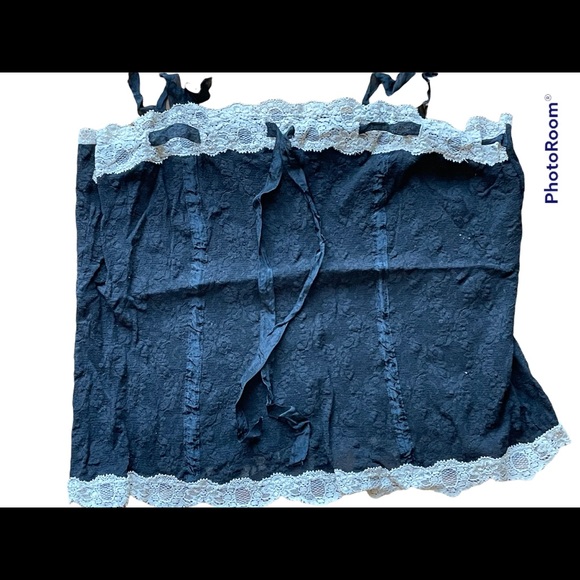 Hanky Panky lace camisole. Size tag not attached, seems like a Medium/Large. - Picture 2 of 4